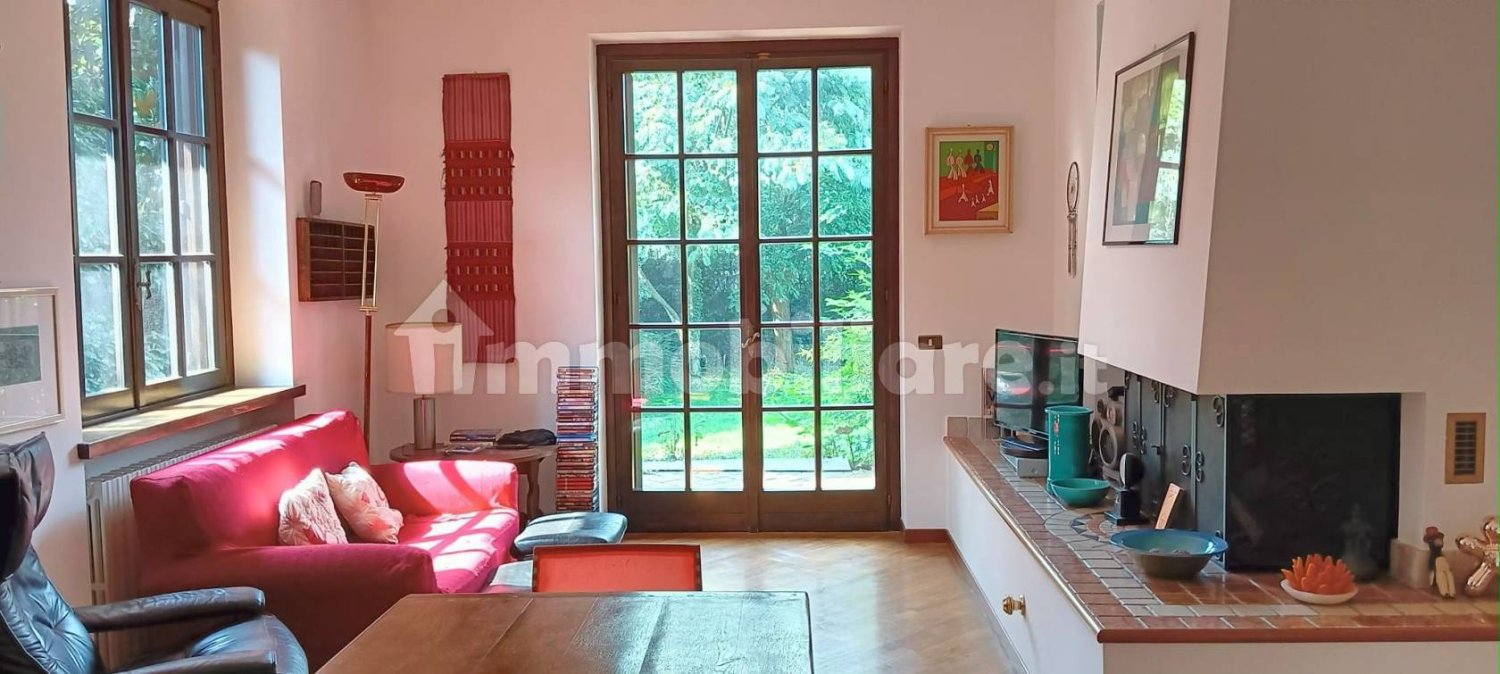 4 غرف نوم فيلا في Cerro Maggiore, Italy رقم 89747