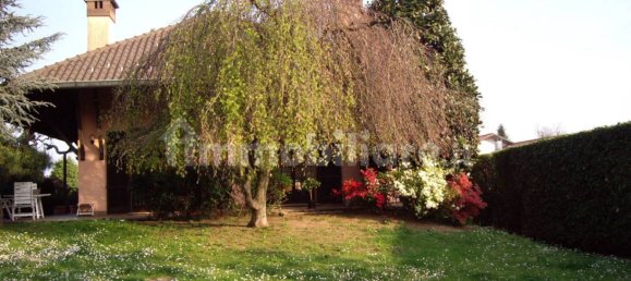 4 غرف نوم فيلا في Cerro Maggiore, Italy رقم 89747 2