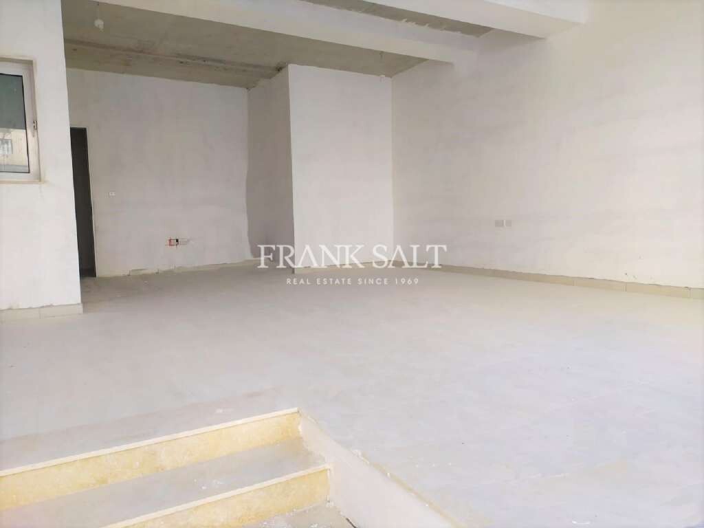 64m² Office in Qormi, Malta No. 12150