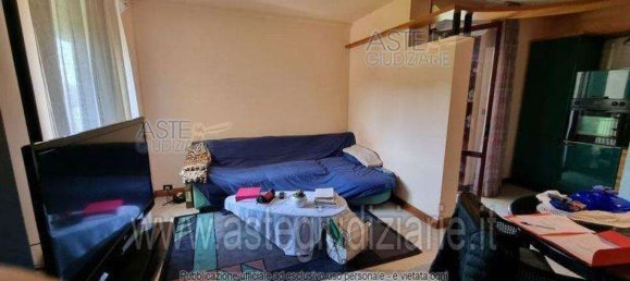5 rooms Apartment in Livorno, Italy No. 41732 29