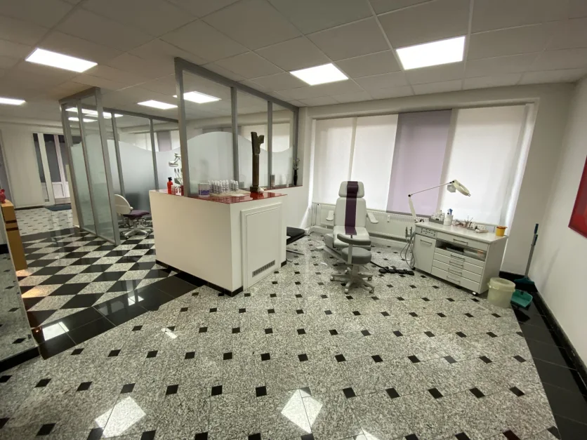 Офис с 2 комнатами в Карлсруэ, Германия № 89497