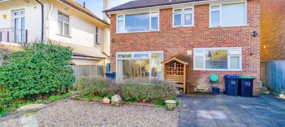 4 bedrooms House in South Croydon, United Kingdom No. 8099 7