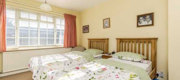 4 bedrooms House in South Croydon, United Kingdom No. 8099 10