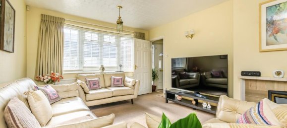 4 bedrooms House in South Croydon, United Kingdom No. 8099 8