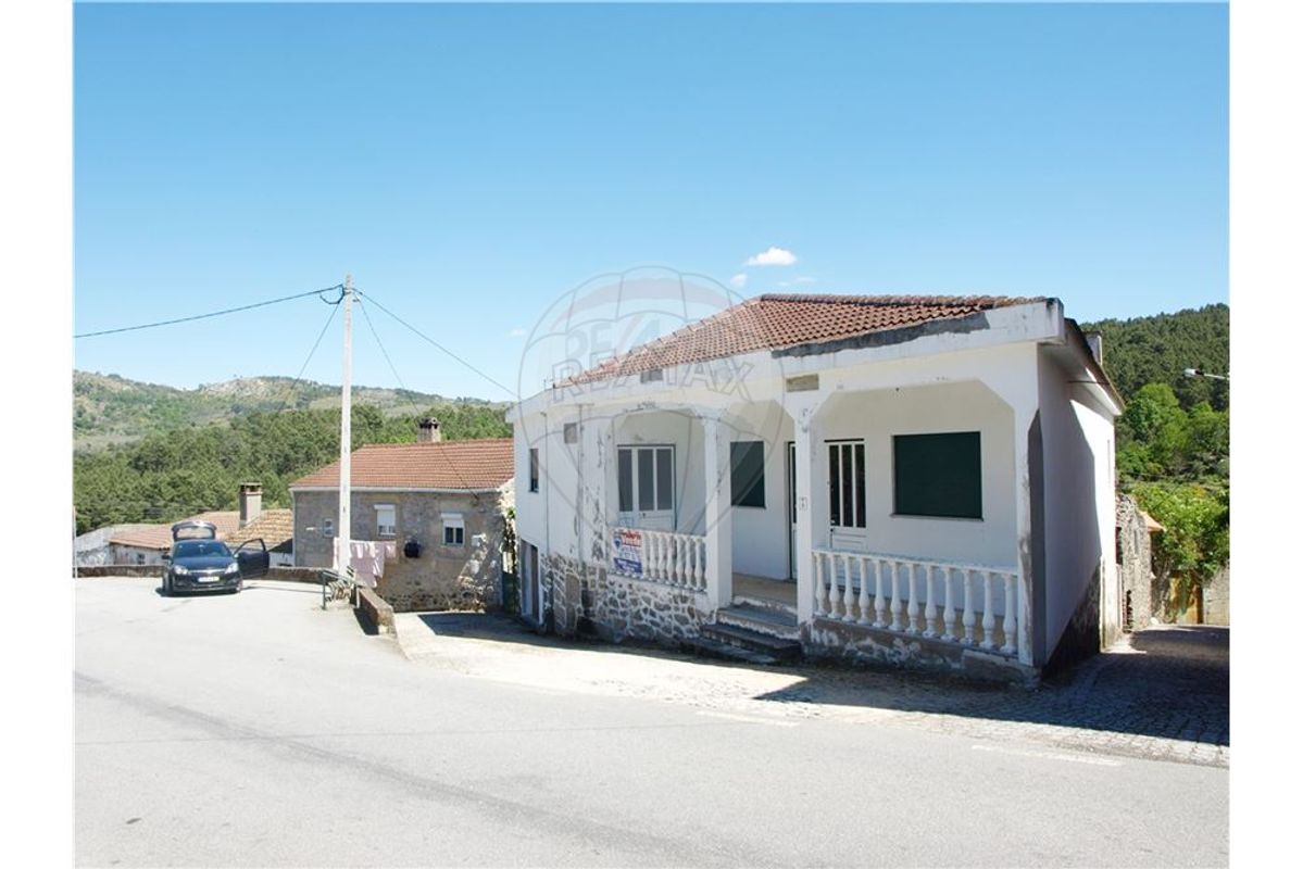 1 غرف نوم منزل في Moimenta da Beira, Portugal رقم 166536