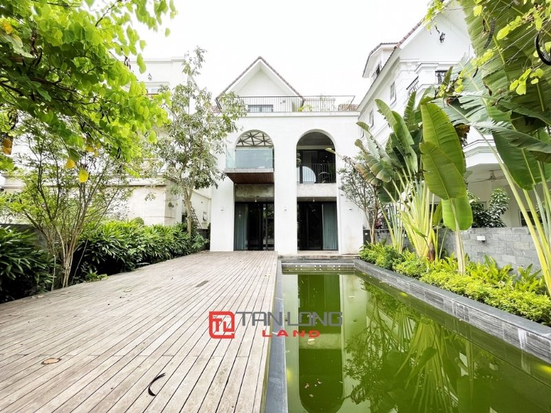 4 bedrooms Villa in Long Bien, Vietnam No. 550