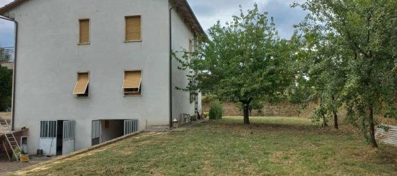 Casa de 6 habitaciónes en Arezzo, Italy No. 261518 3