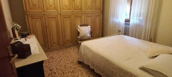 Casa de 6 habitaciónes en Arezzo, Italy No. 261518 13