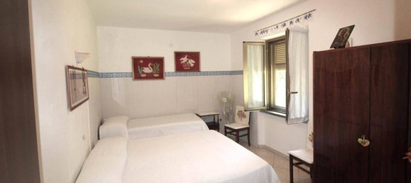 Дом с 9 комнатами в Трезана, Италия № 20169 14