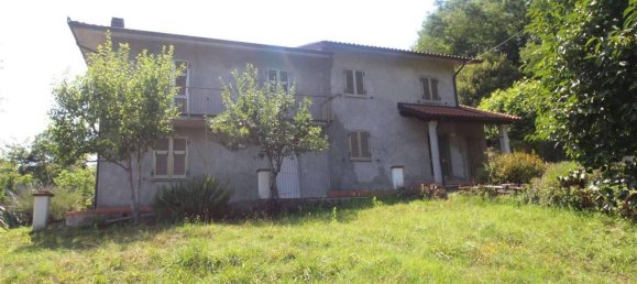 Дом с 9 комнатами в Трезана, Италия № 20169 3