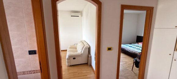 3 rooms House in Udine, Italy No. 269550 9