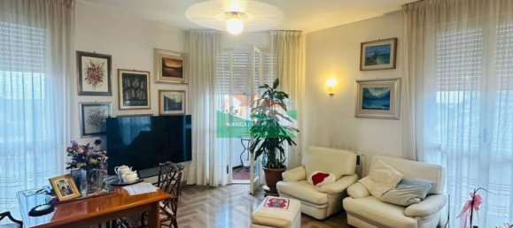 5 rooms Apartment in Ravenna, Italy No. 100344 3