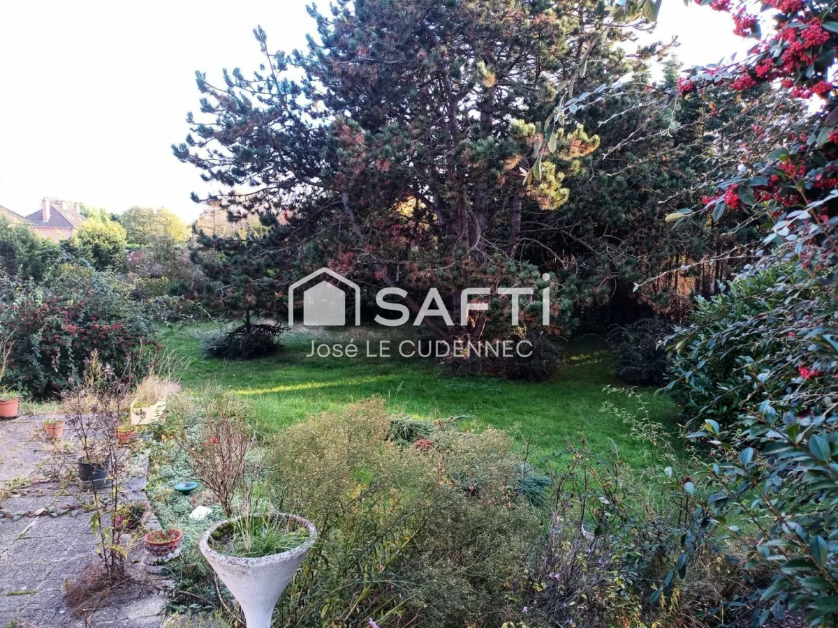 1000m² Land in Loon-Plage, France No. 209567