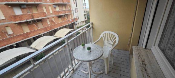 Квартира с 2 комнатами в Комаккьо, Италия № 32596 6