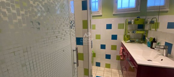 3 bedrooms House in Osny, France No. 167720 8