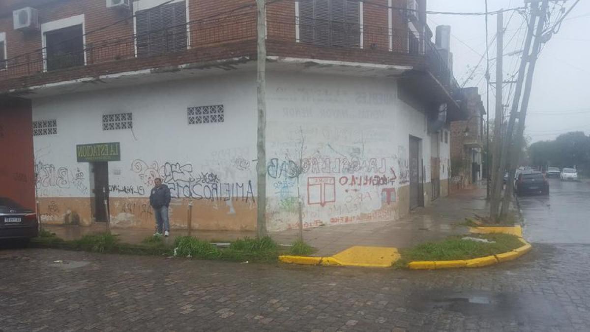 170m² Commercial property in San Fernando, Argentina No. 108191