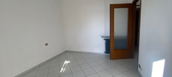 2 rooms Apartment in Fino Mornasco, Italy No. 55326 8