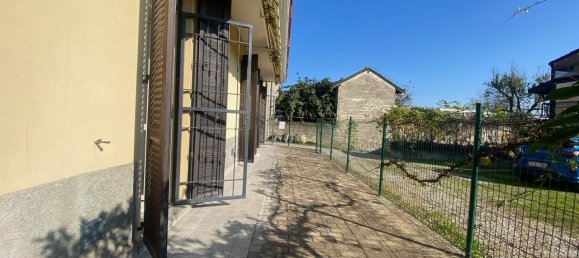 2 rooms Apartment in Fino Mornasco, Italy No. 55326 11