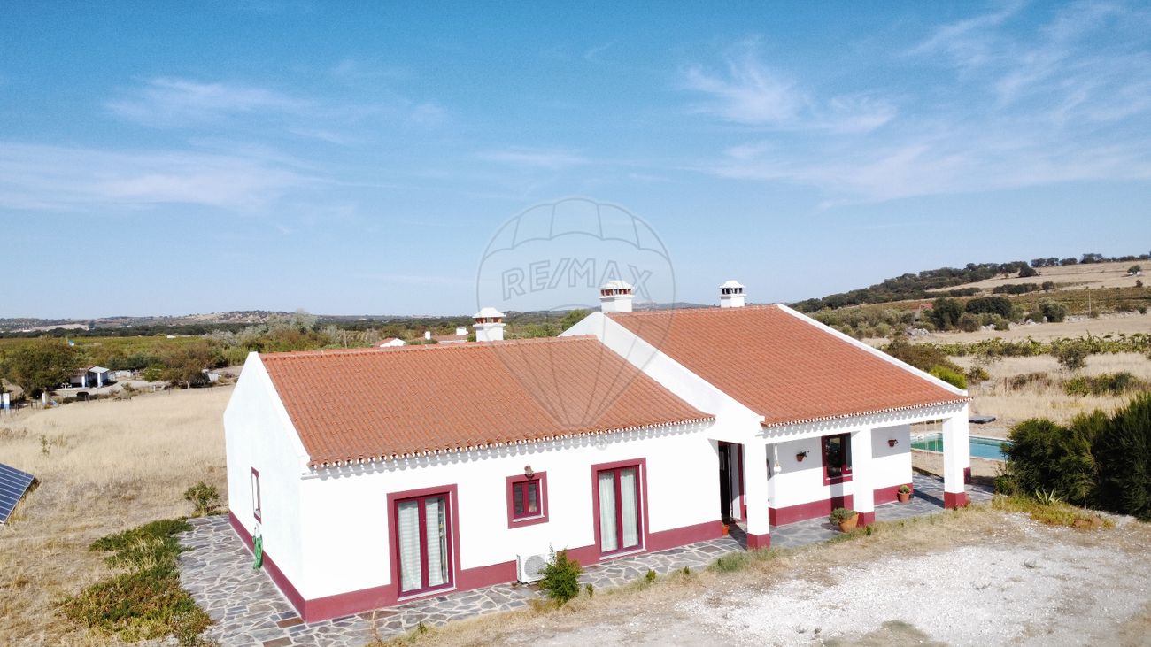 3 bedrooms House in Reguengos de Monsaraz, Portugal No. 35527