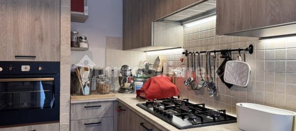 Apartamento de 2 dormitorios en Pordenone, Italy No. 374239 5