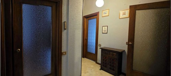4-salle Appartement à Milan, Italy No. 244235 6
