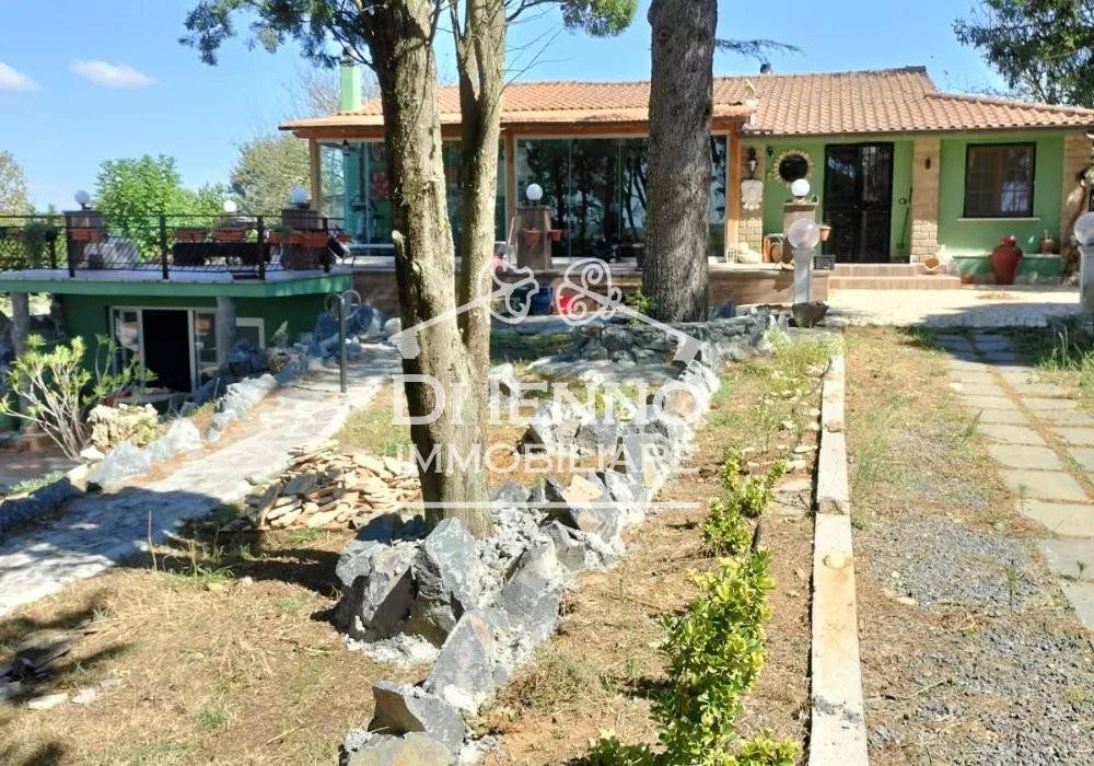 3 bedrooms Villa in Oriolo Romano, Italy No. 341630
