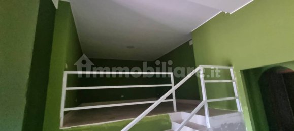 Коммерческая недвижимость с 3 комнатами в Таранто, Италия № 235081 3