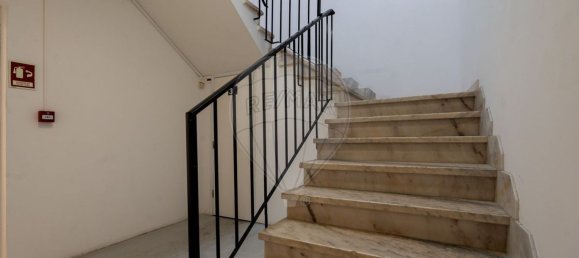 400m² Commercial property in Oeiras, Portugal No. 84677 3