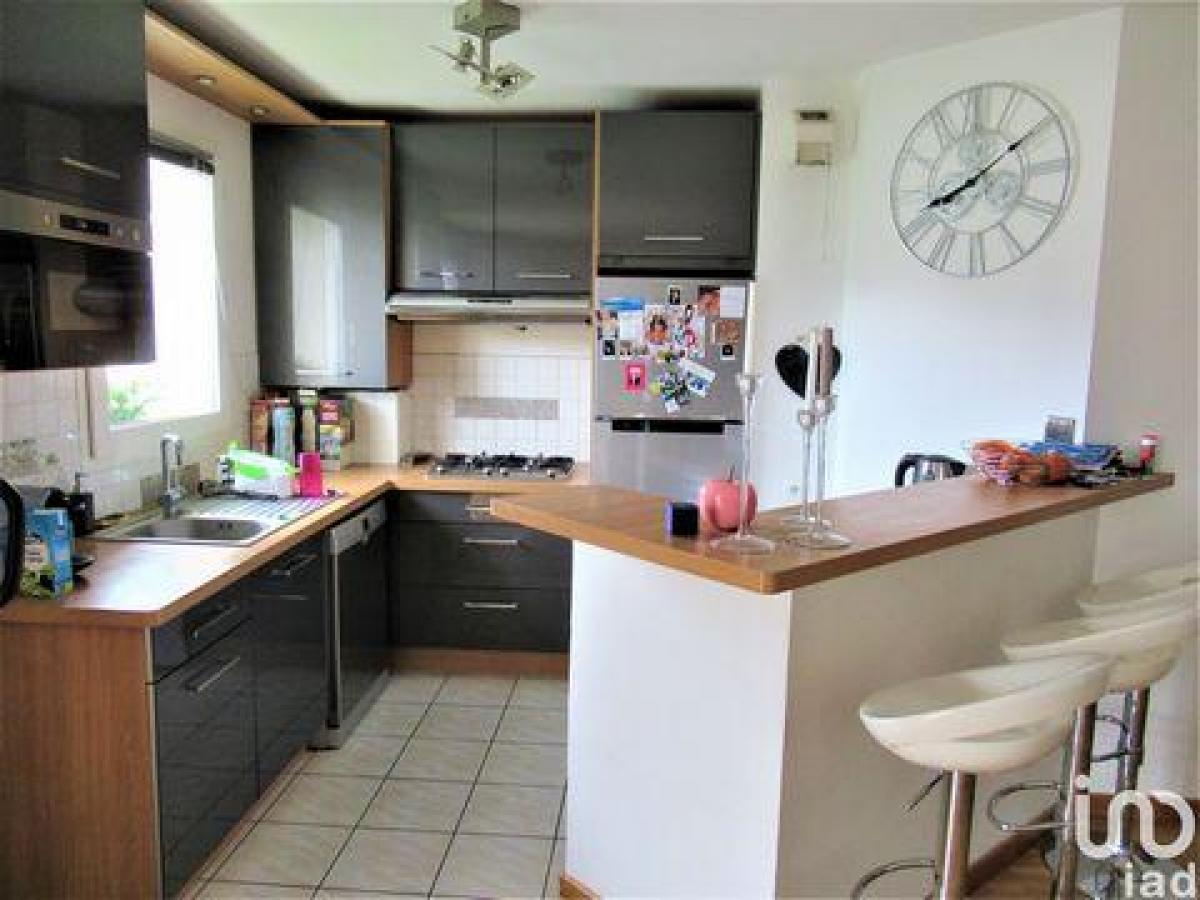 3 bedrooms Condo in Noiseau, France No. 23517