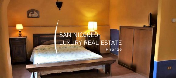 8 rooms House in Siena, Italy No. 196611 4