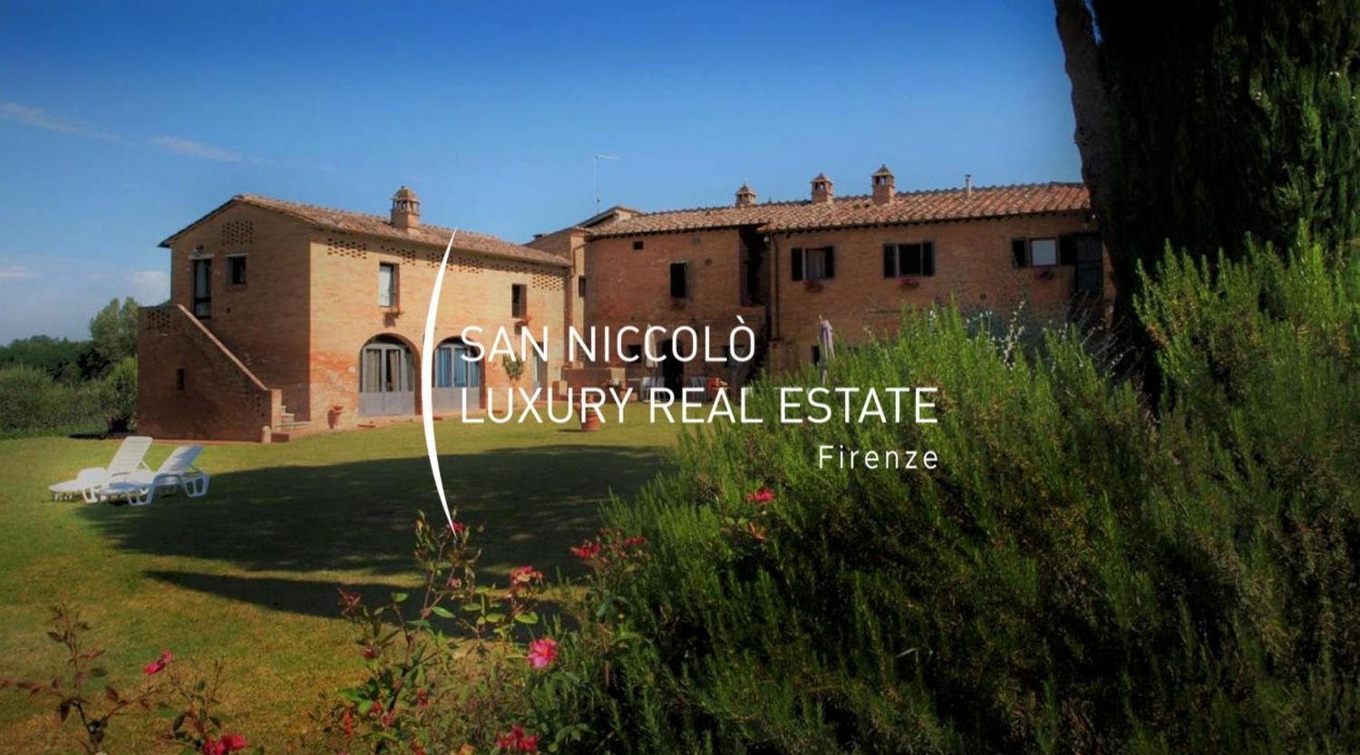 8 rooms House in Siena, Italy No. 196611