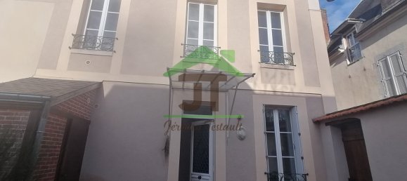 Edificio de 5 habitaciónes en Chateaudun, France No. 90148 10