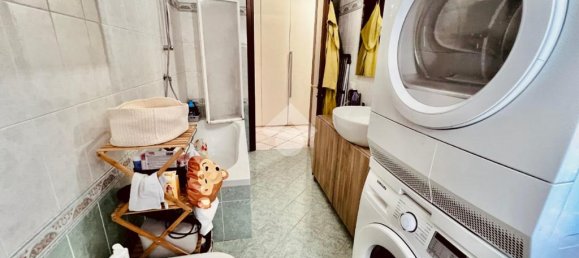 Apartamento de 2 dormitorios en Caravaggio, Italy No. 381068 12