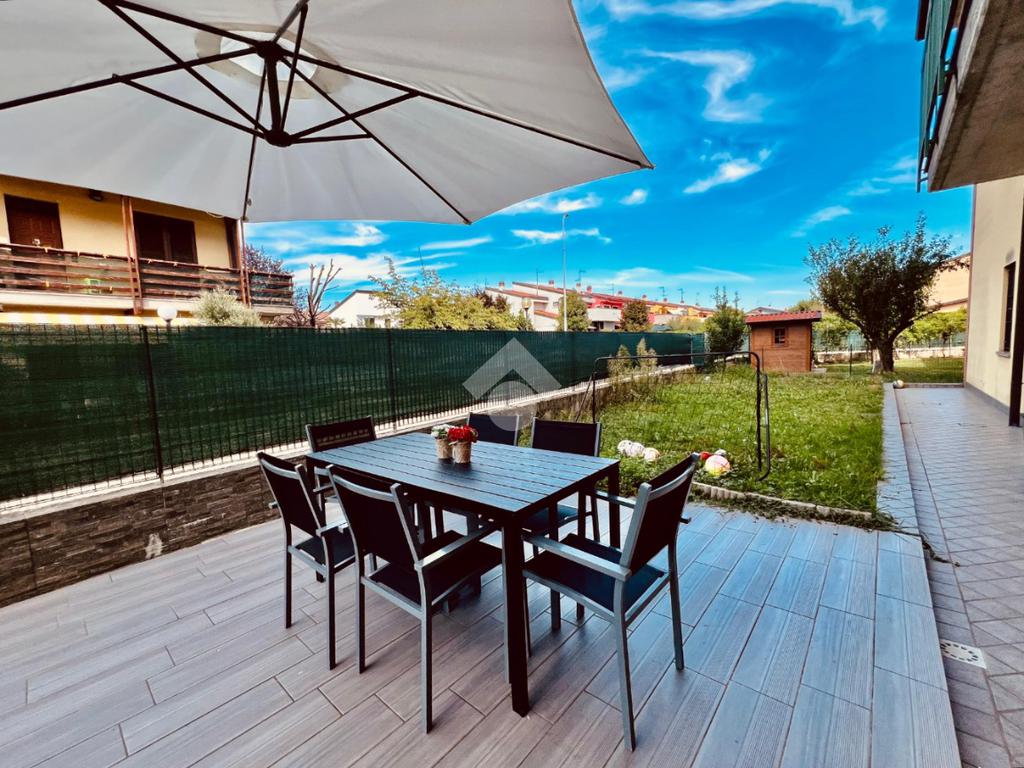 Apartamento de 2 dormitorios en Caravaggio, Italy No. 381068