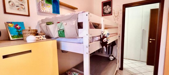 Apartamento de 2 dormitorios en Caravaggio, Italy No. 381068 14