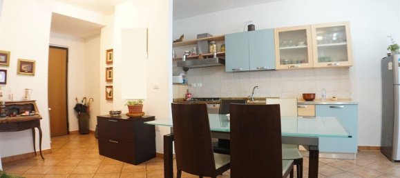 3 Schlafzimmer Wohnung in Carrara, Italy, Nr. 313989 5
