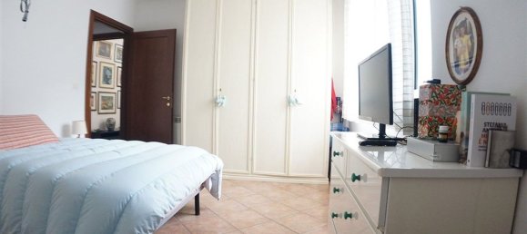 3 Schlafzimmer Wohnung in Carrara, Italy, Nr. 313989 26