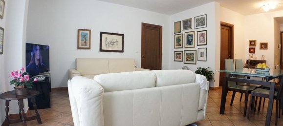 3 Schlafzimmer Wohnung in Carrara, Italy, Nr. 313989 15
