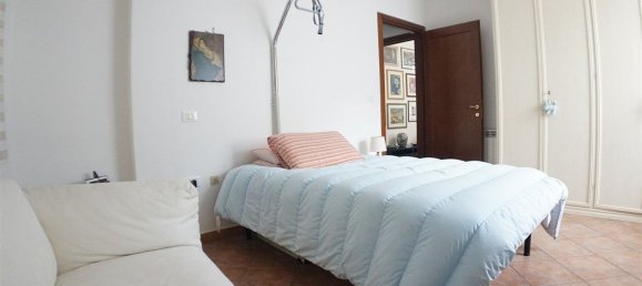 3 Schlafzimmer Wohnung in Carrara, Italy, Nr. 313989 8