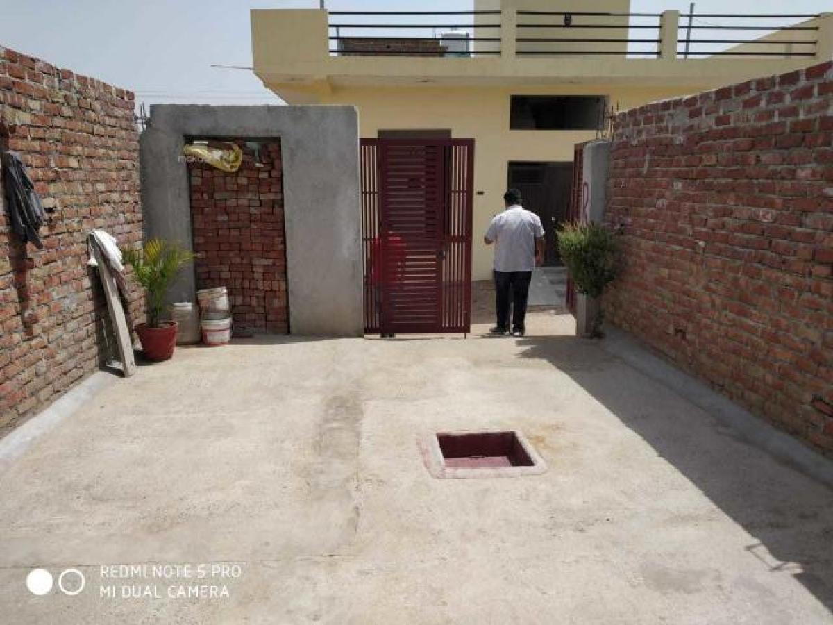 Studio in Gurgaon, India No. 21131