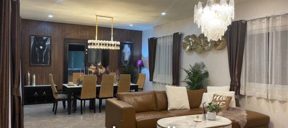 5 bedrooms Villa in Pattaya, Thailand No. 16737 2