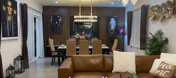 5 bedrooms Villa in Pattaya, Thailand No. 16737 3