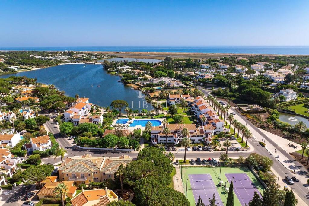 2 غرف نوم منزل ذو طابقين في Almancil, Portugal رقم 230528