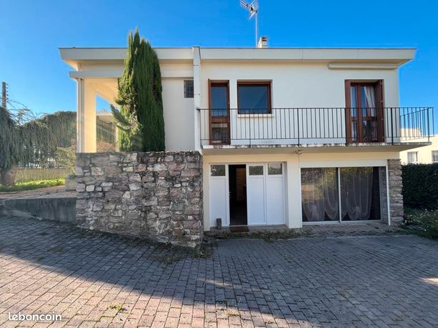 3 bedrooms House in Condom, France No. 363369