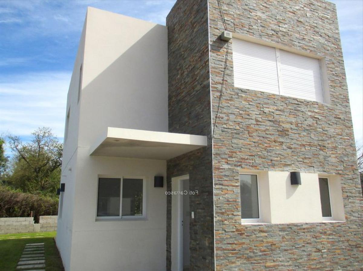 3 bedrooms House in Montevideo, Uruguay No. 2487