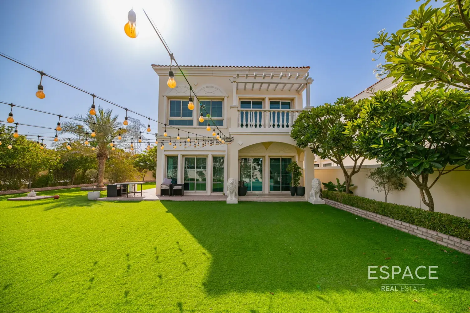 Вилла с 2 спальнями в Jumeirah Village Triangle, ОАЭ № 106196