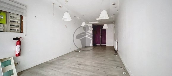 2 bedrooms Building in Saint-Quentin, France No. 155004 3