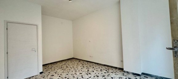 3 Schlafzimmer Wohnung in Mantua, Italy, Nr. 381843 9