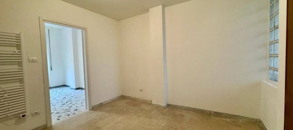 3 Schlafzimmer Wohnung in Mantua, Italy, Nr. 381843 4