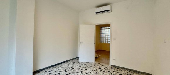 3 Schlafzimmer Wohnung in Mantua, Italy, Nr. 381843 17